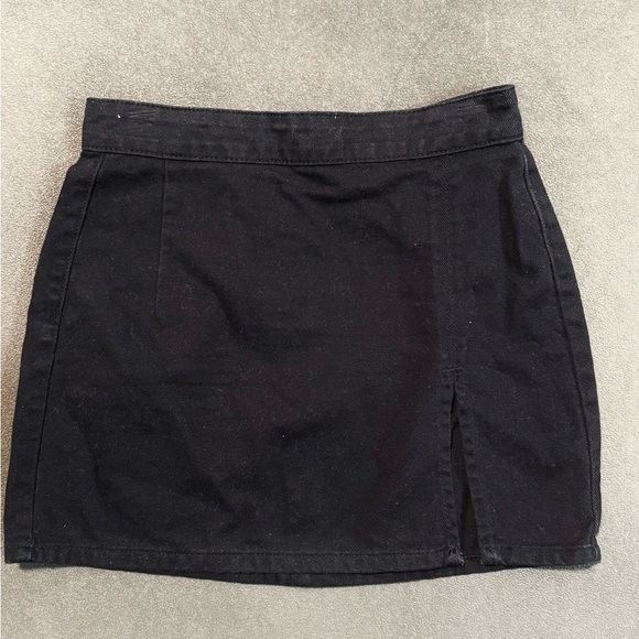 Lioness Dresses & Skirts - Lioness Black Pencil Mini Skirt with Slit